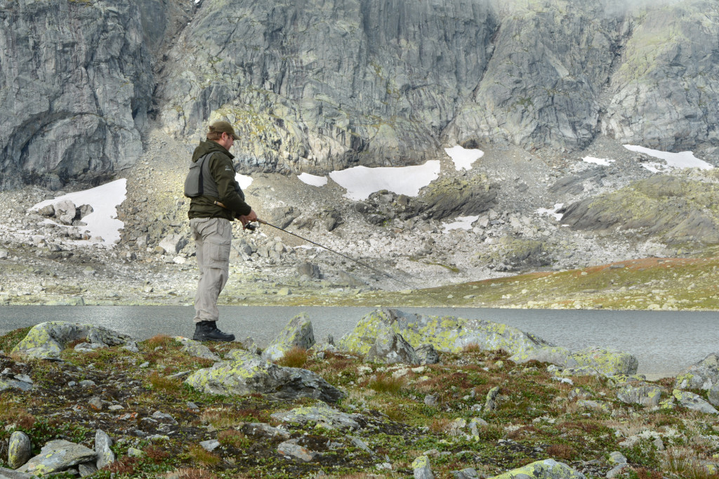 På jakt etter ørreten.