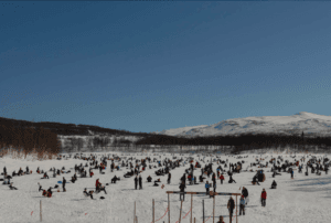 Isen under haugatjønna